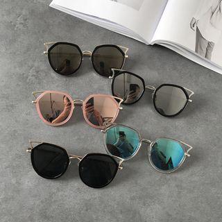 Cutout Tip Sunglasses