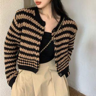 Wave Pattern Cardigan / Pleated Midi Skirt