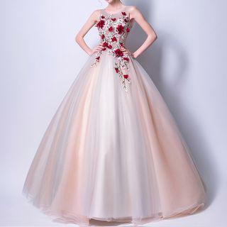 Flower Applique Sleeveless Wedding Ball Gown