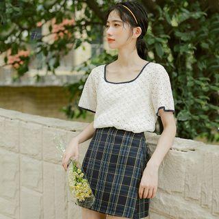 Contrast Trim Square-neck Eyelet Short-sleeve Blouse