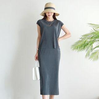 Set: Pleated Cap-sleeve T-shirt + Long Skirt