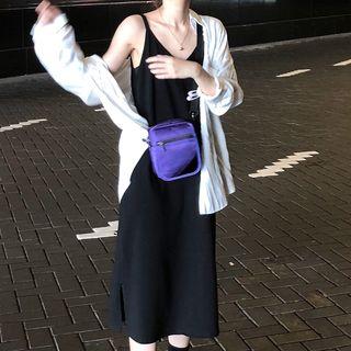 V-neck Slit-side Sleeveless Midi Dress
