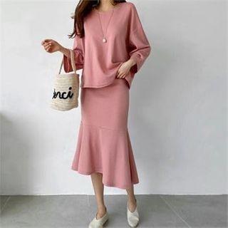 Set: 3/4-sleeve Top + Ruffle-hem Skirt
