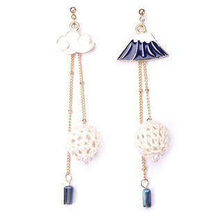 Non-matching Mt Fuji & Cloud Fringed Earring
