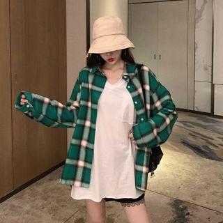 Plaid Oversize Shirt / Plain V-neck Short-sleeve T-shirt