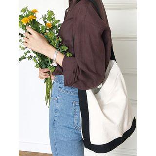 Contrast-trim Bucket Bag