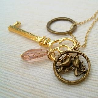 Couple Birds & Key Necklace Gold - One Size