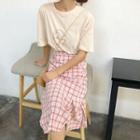 Printed Short-sleeve T-shirt / Plaid Midi Skirt