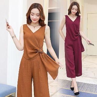 Sleeveless V-neck Paneled Jumpsuit