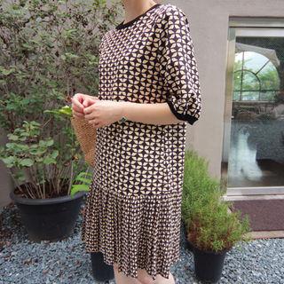 Elbow-sleeve Pleated-hem Patterned Dress