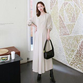 Monotone Maxi Pleat Dress