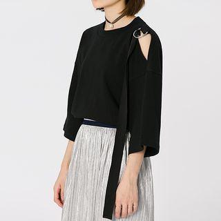 Cutout Shoulder Buckled 3/4-sleeve T-shirt