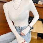 Mock-neck Thumb-hole Slim T-shirt