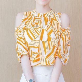 Patterned Cold-shoulder 3/4-sleeve Blouse
