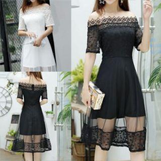 Off-shoulder A-line Mesh Dress