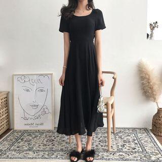 Short-sleeve Open-back A-line Dress