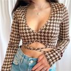 Long-sleeve V-neck Houndstooth Crop Top
