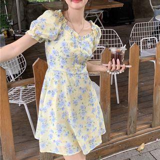 Short-sleeve Floral A-line Mini Dress Blue Flowers - Pale Yellow - One Size