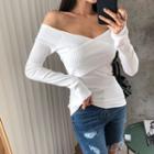 Off-shoulder Cross Rib Top