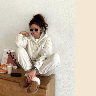 M Lange Hoodie & Jogger Pants Sweatsuit Set Oatmeal - One Size