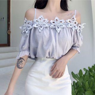 Flower Applique Off-shoulder Short-sleeve Top