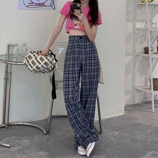 Printed Cropped T-shirt / Plaid Pants