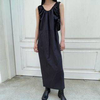 Sleeveless Open Back Midi Shift Dress
