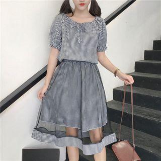 Set : Off-shoulder Short-sleeve Blouse + Mesh Panel Midi Skirt