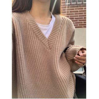 Plain V-neck Loose-fit Sweater / Plain Slim-fit Pants