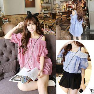 Elbow-sleeve Cold Shoulder Gingham Buttoned Top