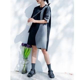 Short-sleeve Two Tone Knit Dress