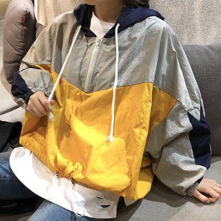 Distressed Oversize Tank Top / Color Block Hooded Windbreaker
