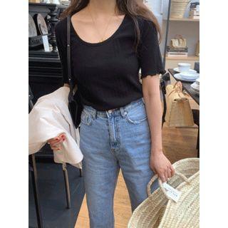 Scoop-neck Frill-edge Top