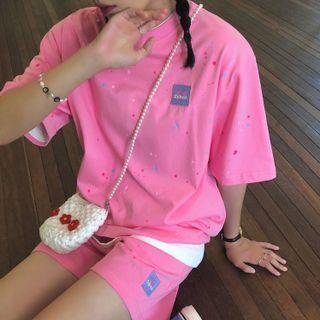 Splatter Print T-shirt / Straight Leg Shorts