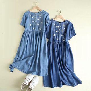 Short-sleeve Embroidered Midi Denim A-line Dress