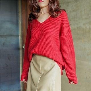 Ribbed Loose-fit V-neck Sweater