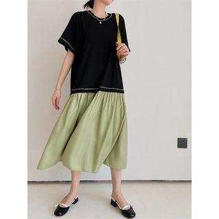 Short-sleeve Two-tone Loose-fit Midi Dress