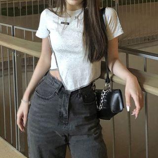 Short-sleeve Applique Asymmetrical Cropped T-shirt