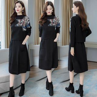 Set: Mock-neck Star Print Sweatshirt + Skirt