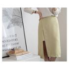 Buckled Slit-front Skirt