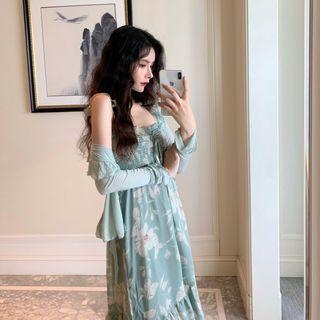 Sleeveless Floral A-line Midi Dress / Ruffled Light Jacket