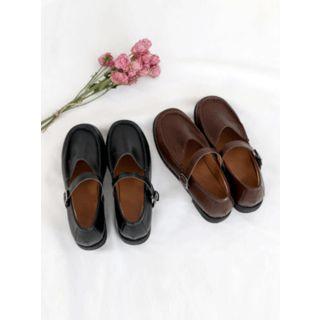 Oval-toe Mary Jane Flats