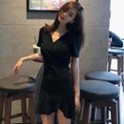 Short-sleeve Mini Sheath Dress Black - One Size