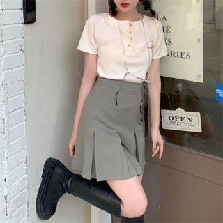 Button Short-sleeve Top / High-waist Accordion Pleat Mini Skirt