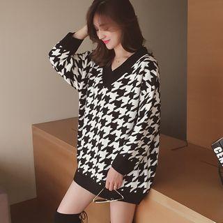 V-neck Houndstooth Sweater