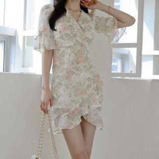 Short-sleeve V-neck Ruffled Floral Print Mini Sheath Dress