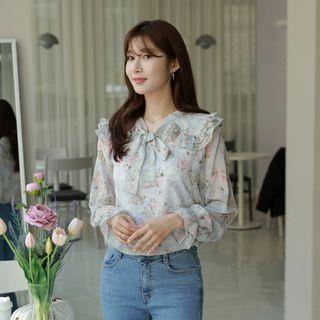 Frilled-collar Beribboned Rosette Blouse