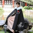 Set: Printed Cape + Furry Shawl Black - One Size