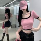Short-sleeve Scoop-neck Contrast Trim Cropped T-shirt