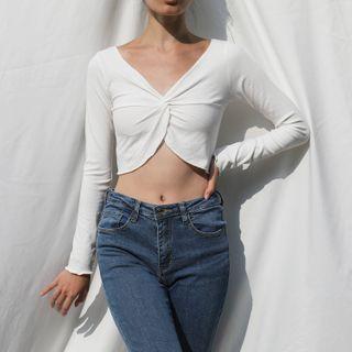 V-neck Twist Cropped T-shirt